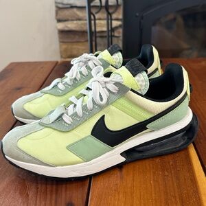 Nike Air Max Pre-Day “Liquid Lime” women’s size 9